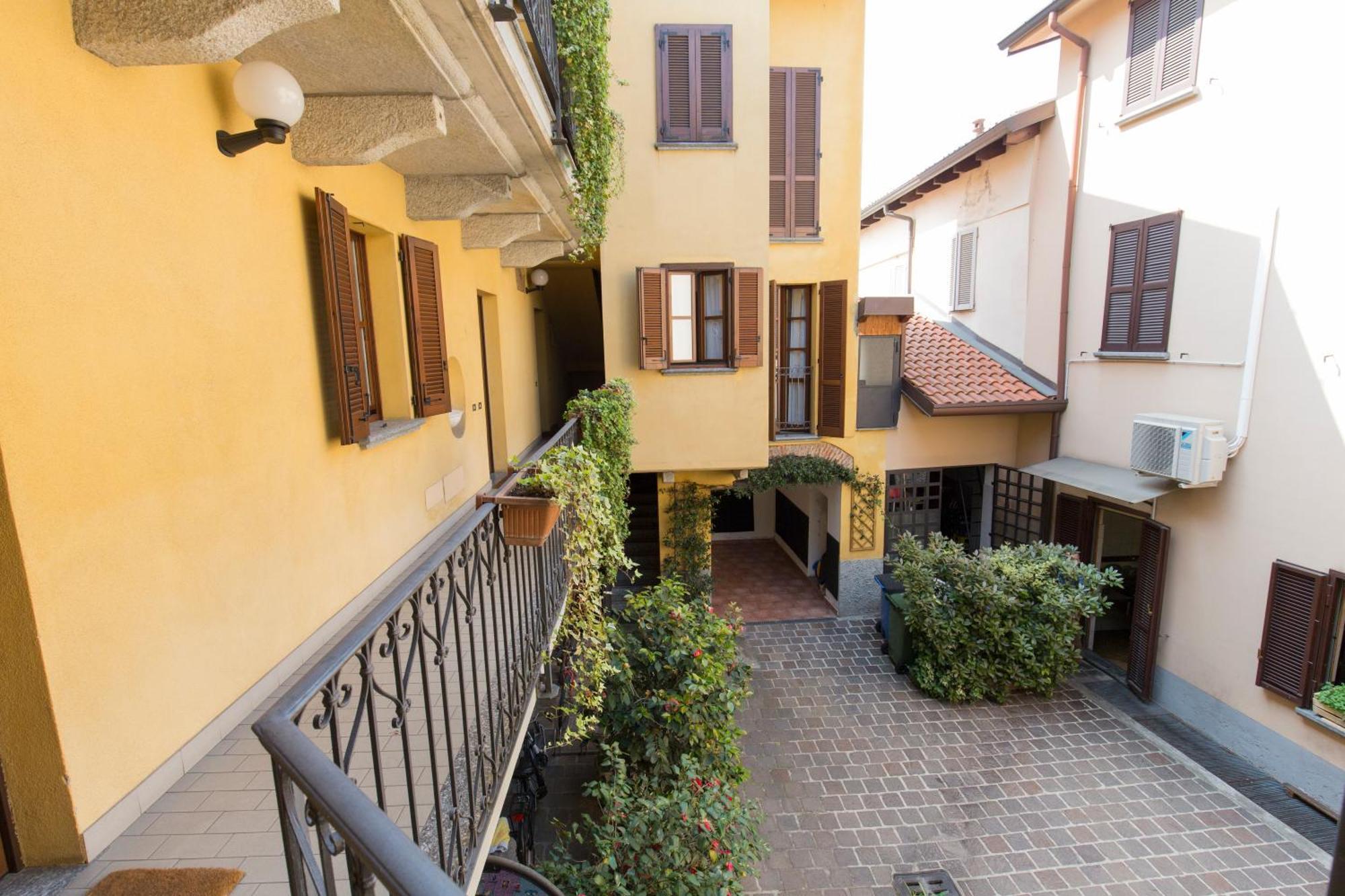 Antica Trattoria Dell'Uva Hotel Monza Exterior photo