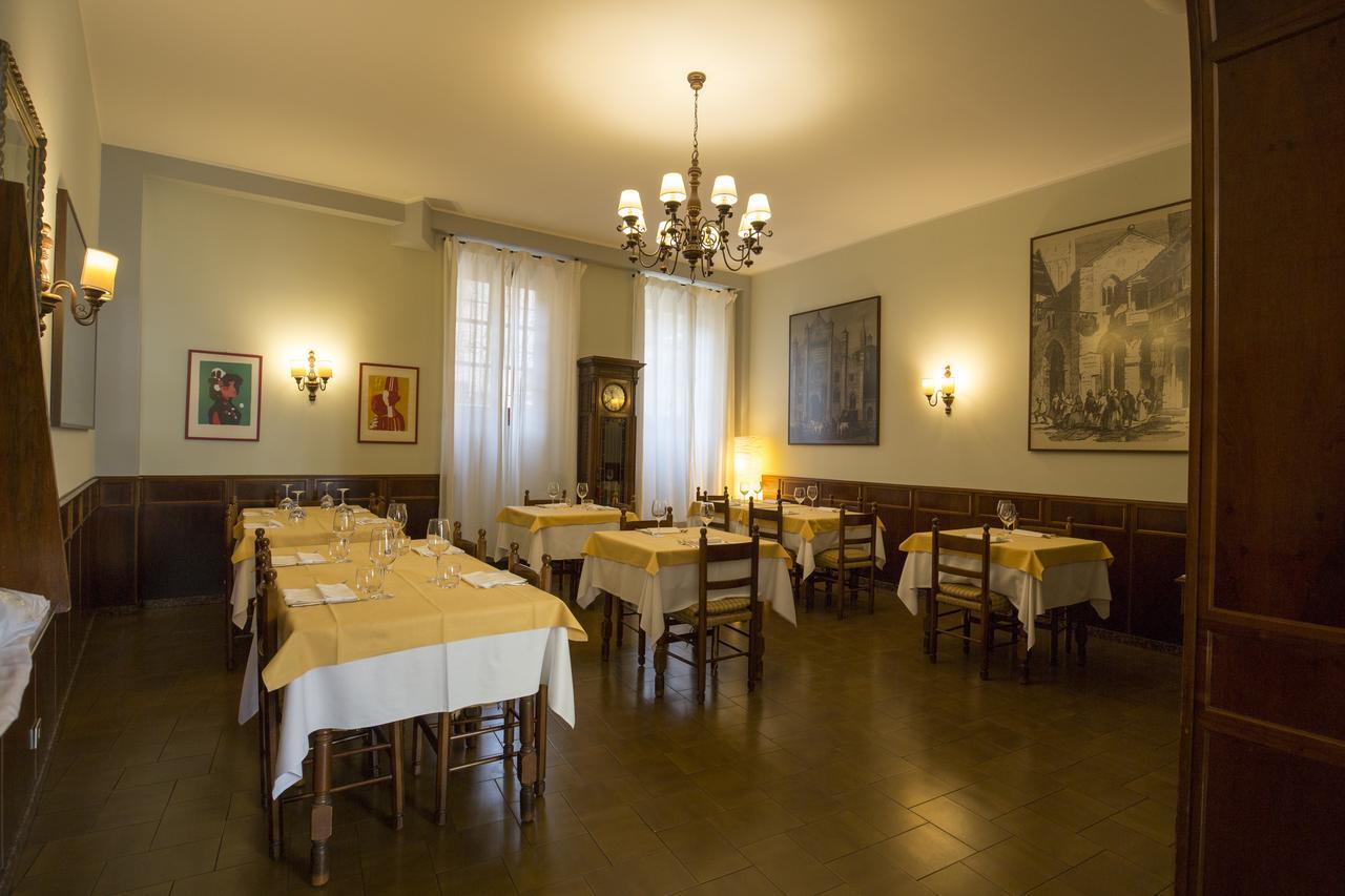Antica Trattoria Dell'Uva Hotel Monza Exterior photo